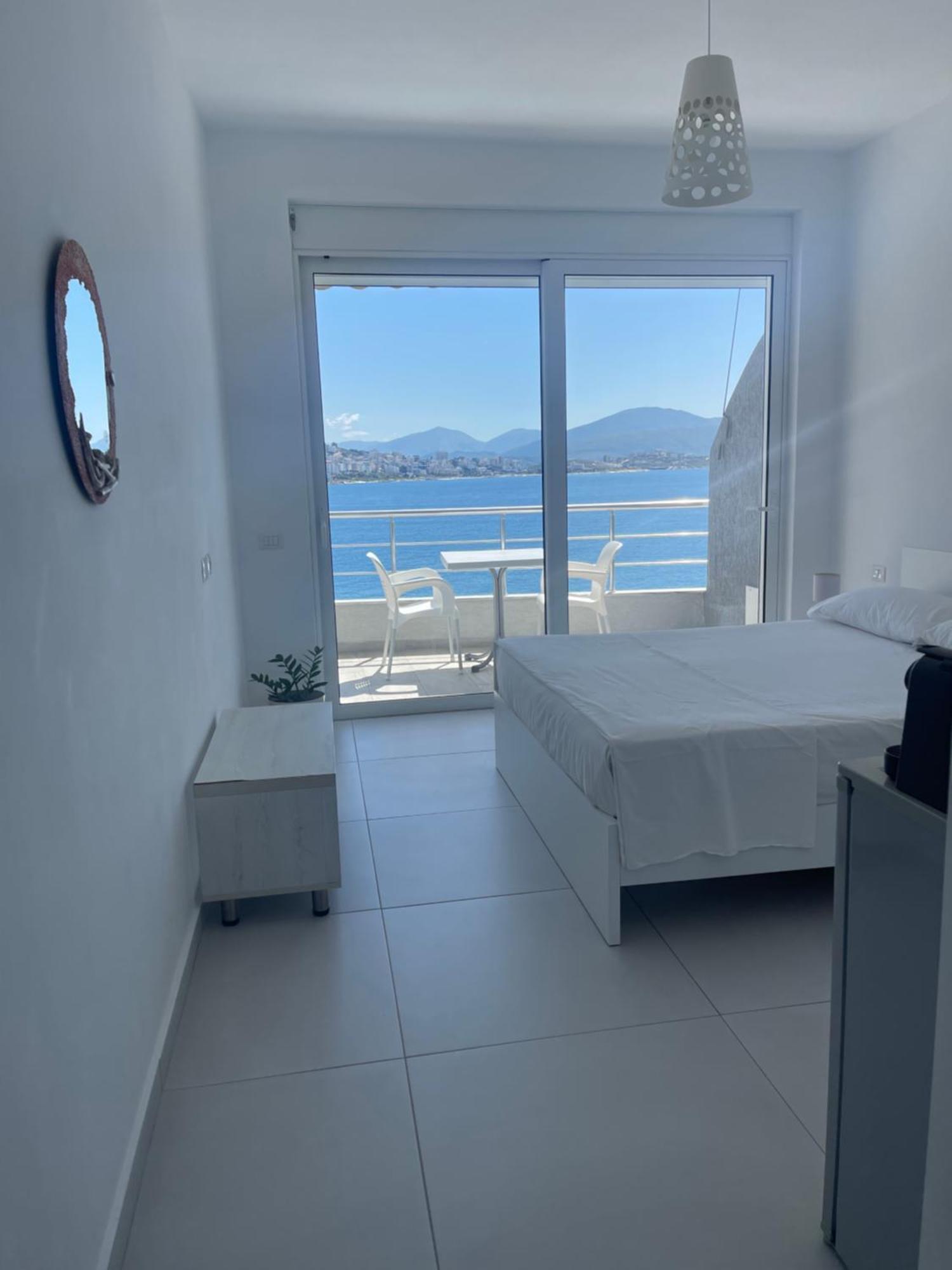 Kristina Bellavista Rooms Sarande Bagian luar foto
