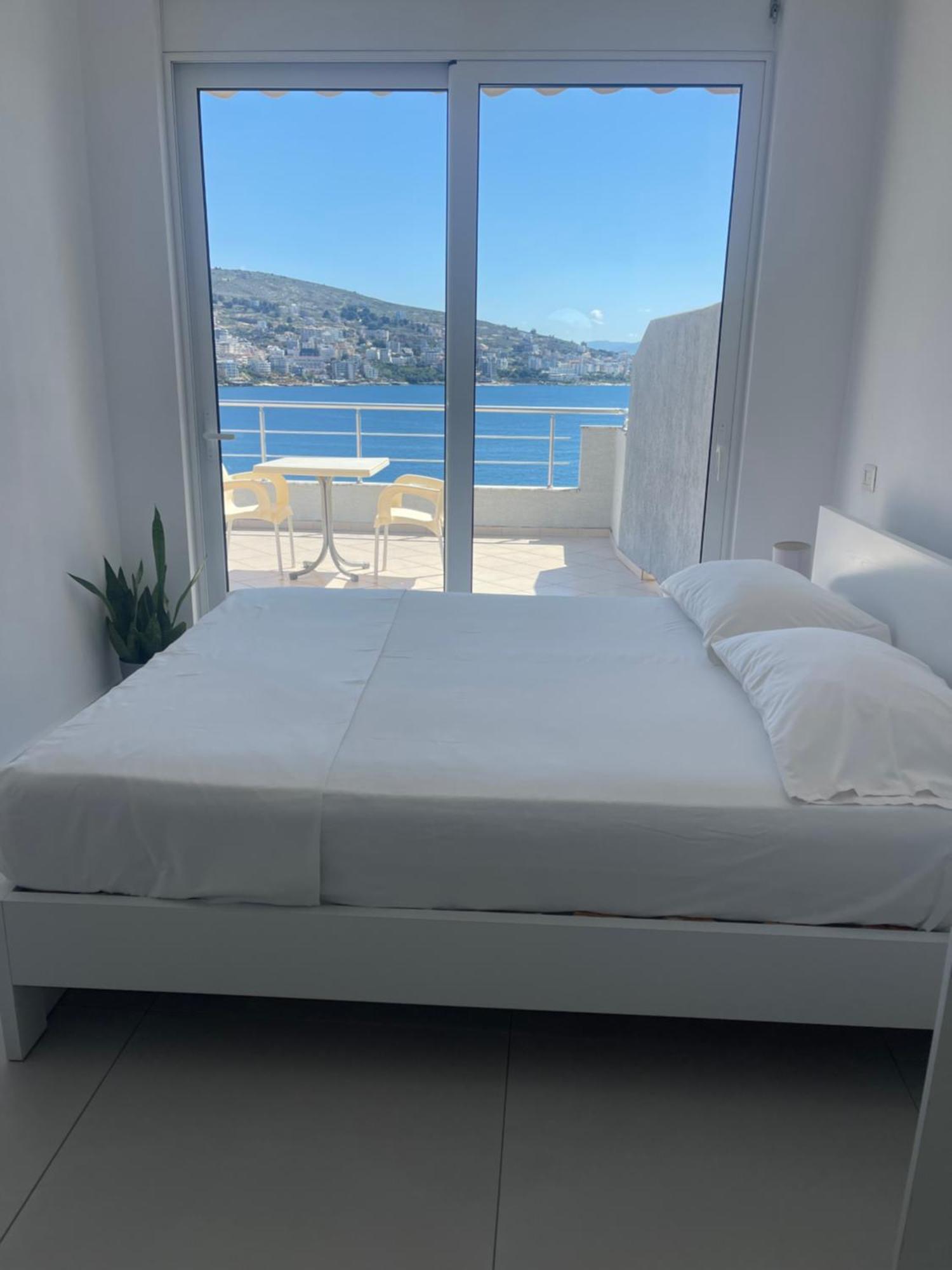 Kristina Bellavista Rooms Sarande Bagian luar foto