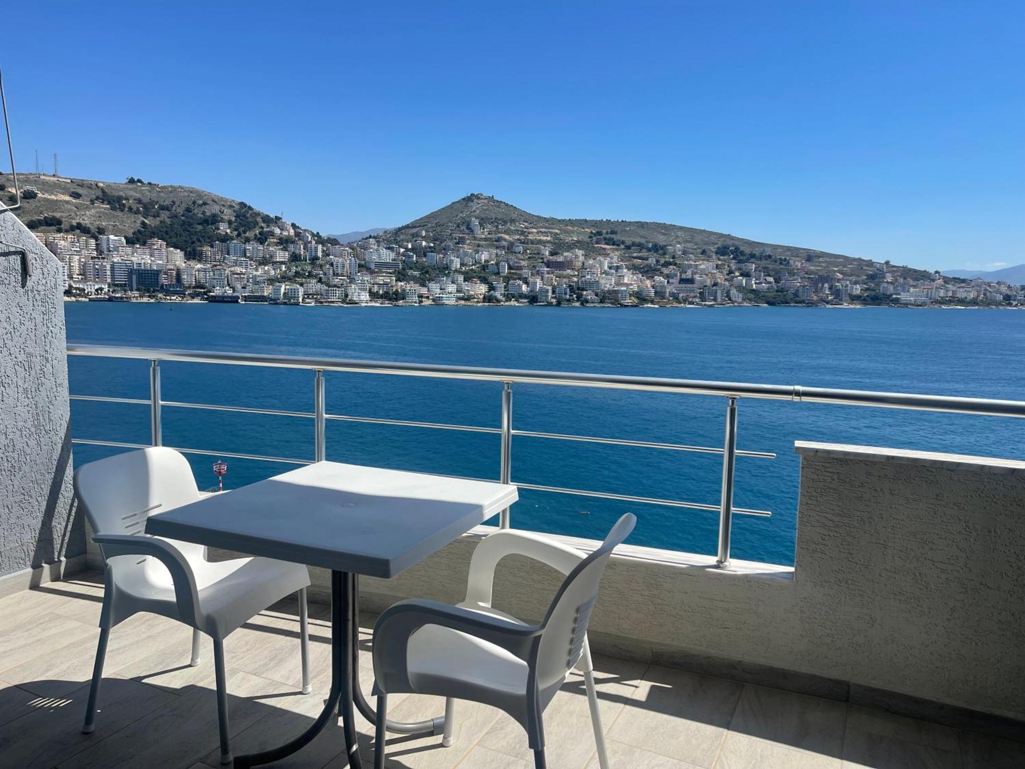 Kristina Bellavista Rooms Sarande Bagian luar foto